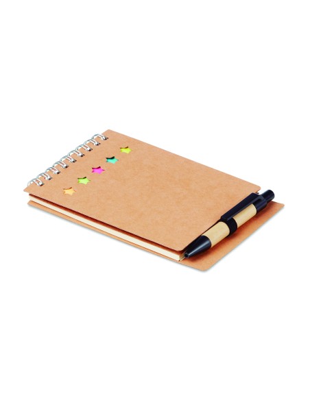 Blocco notes con penna e fogli