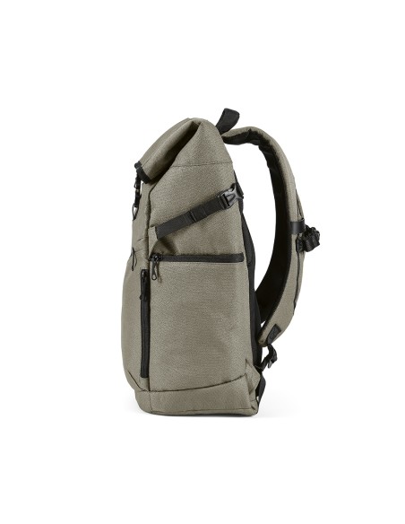 Zaino Coloma 28L in rPET. Chiusura roll-top. Per laptop 17"