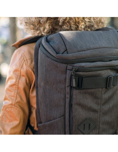 Zaino Paso 20L in rPET. Loops inferiori. Per laptop 17"