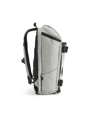 Zaino Paso 20L in rPET. Loops inferiori. Per laptop 17"