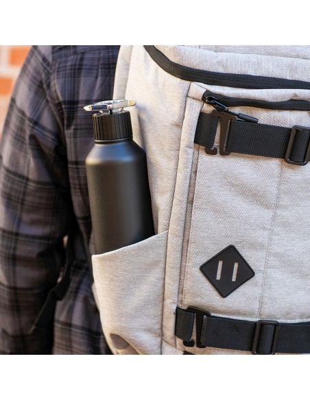 Zaino Paso 20L in rPET. Loops inferiori. Per laptop 17"