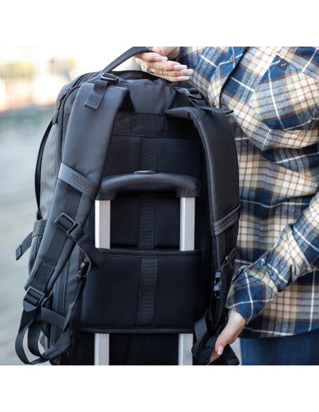 Zaino Rivin 18L in rPET. Tasca riflettente. Per laptop 17"