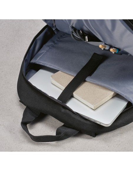 Zaino Vilnius 18L in rPET. Tasca frontale, per laptop 17"