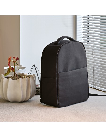 Zaino Budapest 16L in rPET. Tasca frontale. Per laptop 17"