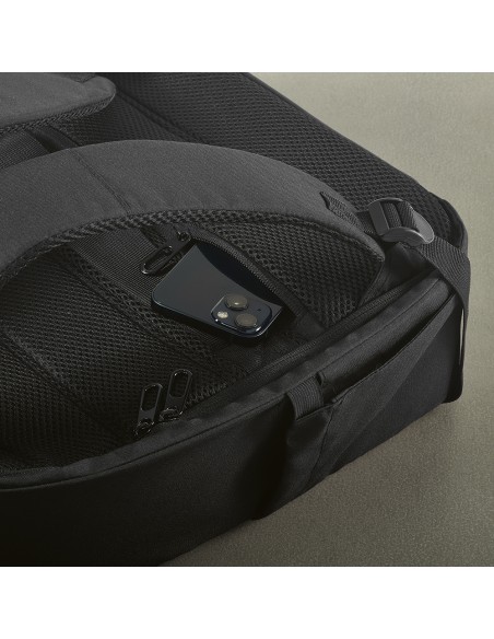 Zaino Budapest 16L in rPET. Tasca frontale. Per laptop 17"
