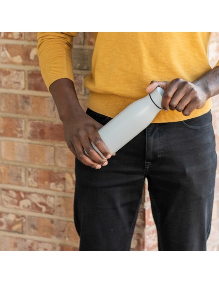 Borraccia Acuara da 630ml. Realizzata in rSS, doppia parete