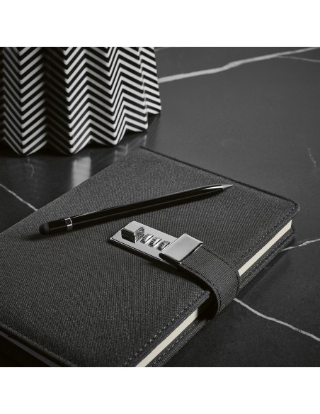 Notebook A5 Melville rPET. Chiusura metallica, 192 pagine