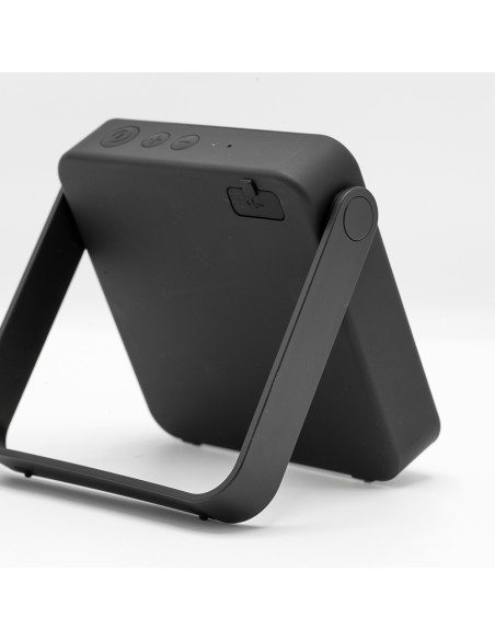 Speaker Dipster in rABS 1 800mAh. 10h di autonomia. IPX7 Speaker Dipster in rABS 1 800mAh. 10h di autonomia. IPX7
