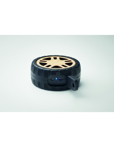 Speaker a forma di pneumatico