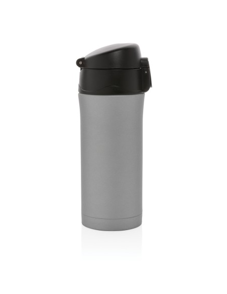 Tazza metallica isolata a vuoto