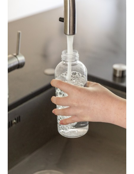 Bottiglia antigoccia con tappo in metallo 620ml