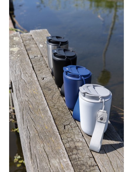 Tazza termica Cuppa in acciaio riciclato con laccio da collo