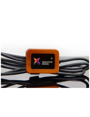 Cavo di ricarica 5 in 1 da 40 W in rPET riciclato con logo luminoso e custodia quadrata in legno SCX.design C38