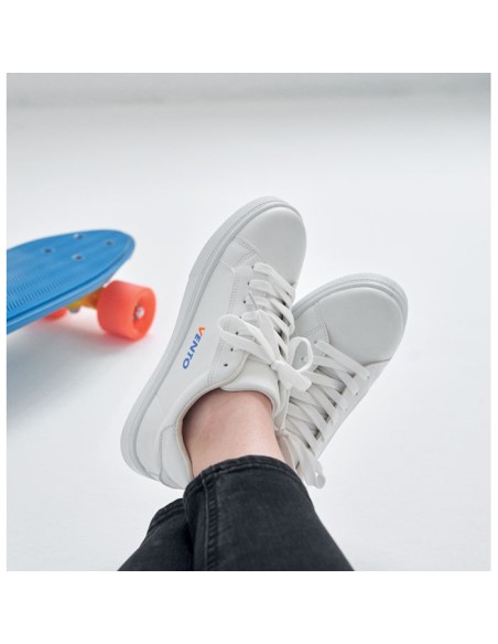 Sneaker in PU taglia 46