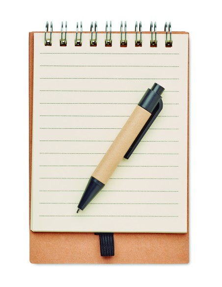 Blocco notes con penna e fogli