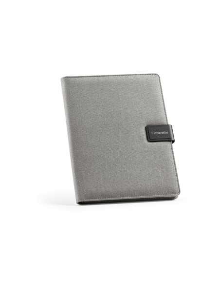 Cartella A4 Tolstoy in rPET. 64 fogli FSC e chiusura in rPU