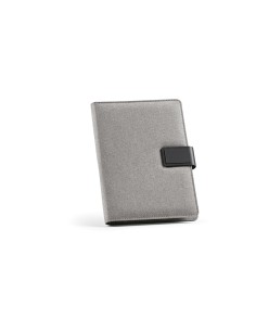 Cartella A5 Tolstoy in rPET. 64 fogli FSC e chiusura in rPU