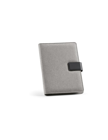 Cartella A5 Tolstoy in rPET. 64 fogli FSC e chiusura in rPU