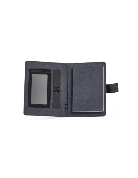 Cartella A5 Tolstoy in rPET. 64 fogli FSC e chiusura in rPU