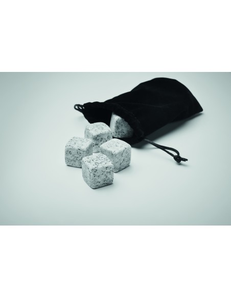 9 cubetti di ghiaccio