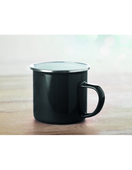 Tazza di metallo smaltato