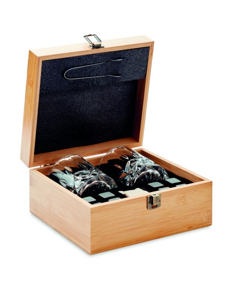 Set whisky in bamboo