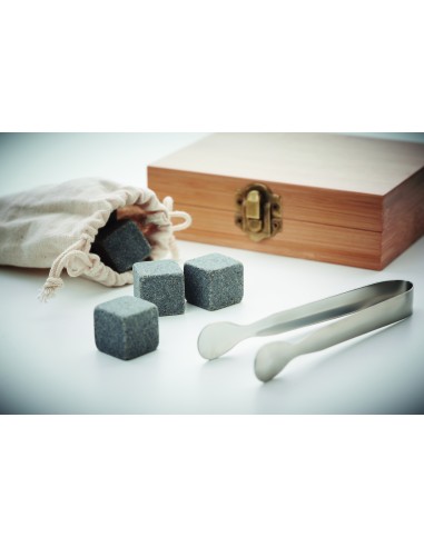 Set whisky in bamboo