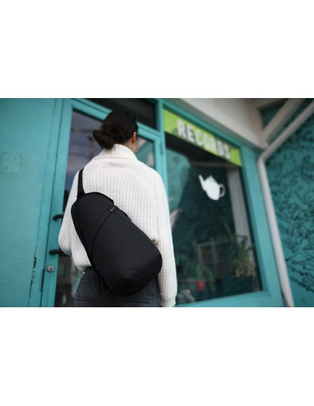 Borsa a tracolla Renew in rPET AWARE™