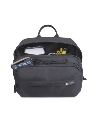 Beauty case Renew in rPET AWARE™