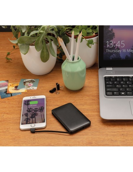 Powerbank tascabile 5.000 mAh con cavi integrati