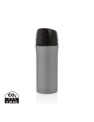 Tazza metallica isolata a vuoto