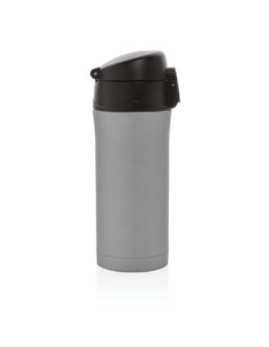 Tazza metallica isolata a vuoto