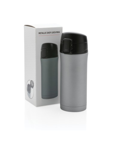 Tazza metallica isolata a vuoto