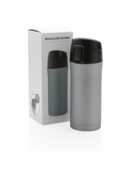 Tazza metallica isolata a vuoto