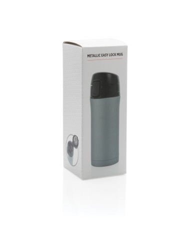 Tazza metallica isolata a vuoto