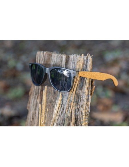 Occhiali da sole in PP riciclato GRS e sughero