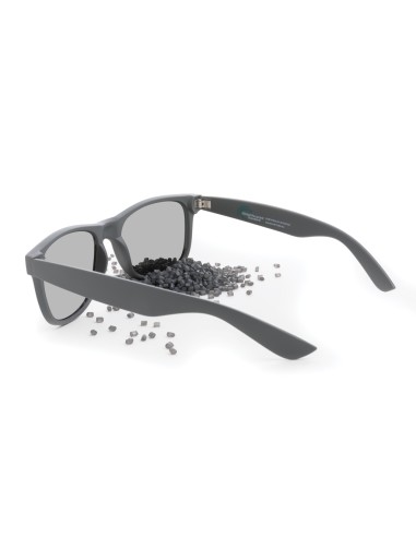 Occhiali da sole in plastica riciclata GRS