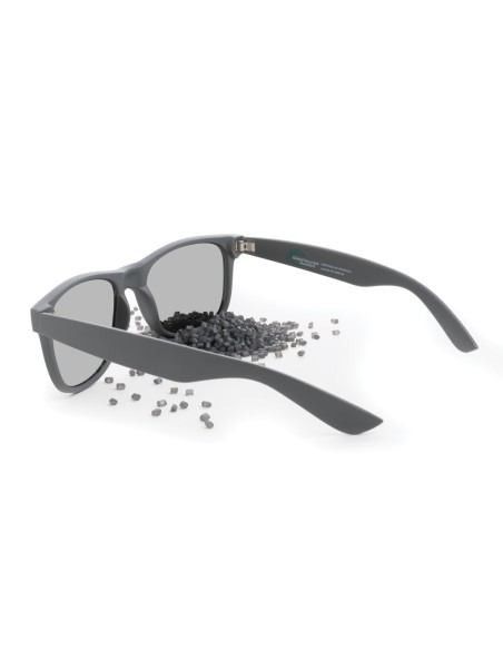 Occhiali da sole in plastica riciclata GRS