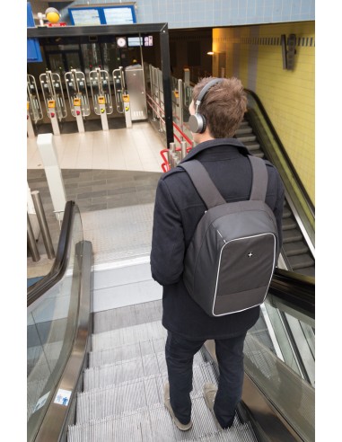 Zaino porta PC 15,6" antitaccheggio Swiss Peak AWARE™