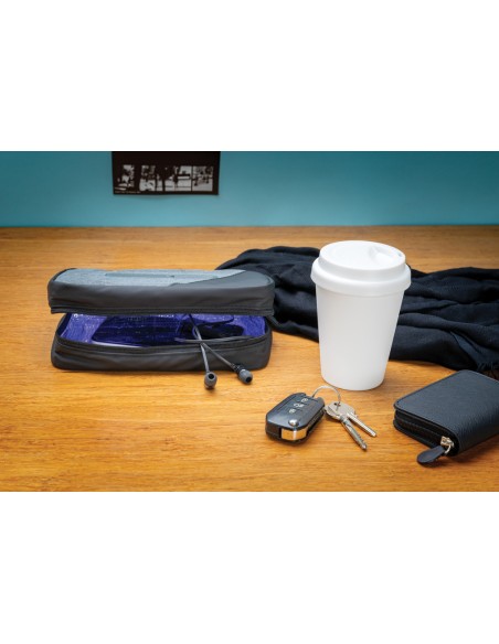 Custodia portatile con sterilizzatore UV-C con batteria