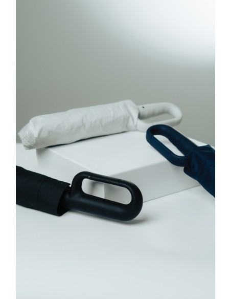 Ombrello 21" con moschettone Yara in rPET AWARE™