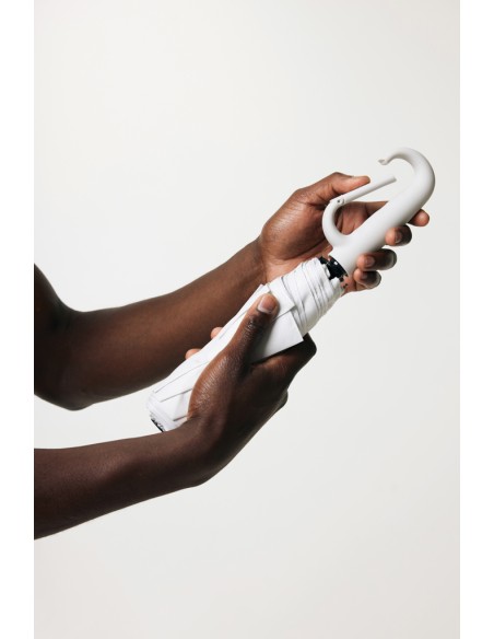 Ombrello 21" con moschettone Yara in rPET AWARE™