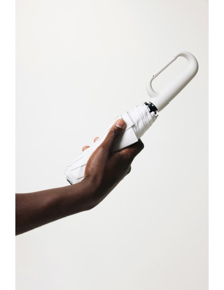 Ombrello 21" con moschettone Yara in rPET AWARE™