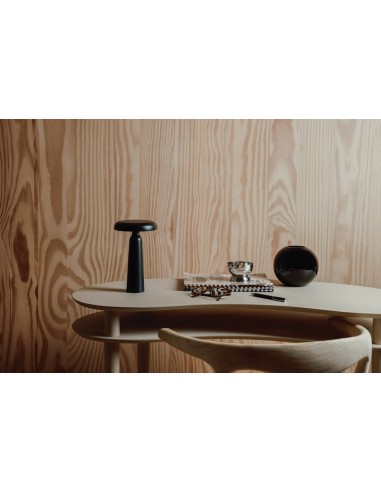 Lampada da tavolo VINGA Avery RCS