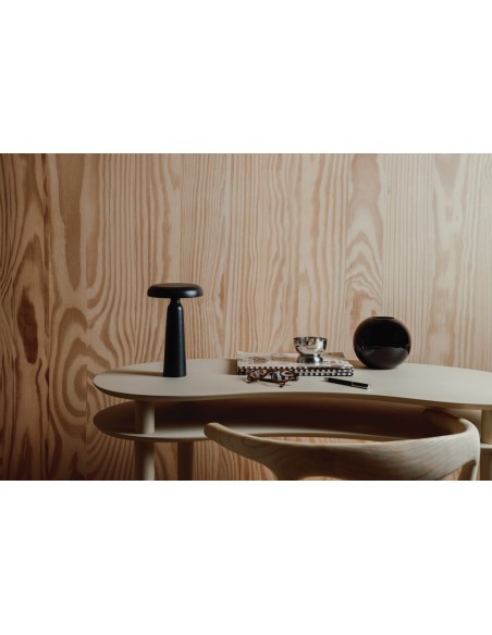 Lampada da tavolo VINGA Avery RCS