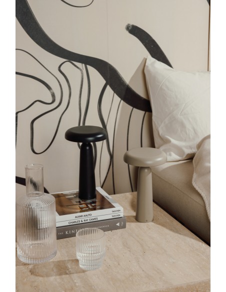 Lampada da tavolo VINGA Avery RCS