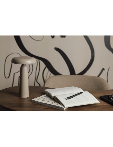 Lampada da tavolo VINGA Avery RCS