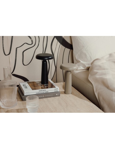 Lampada da tavolo VINGA Avery RCS