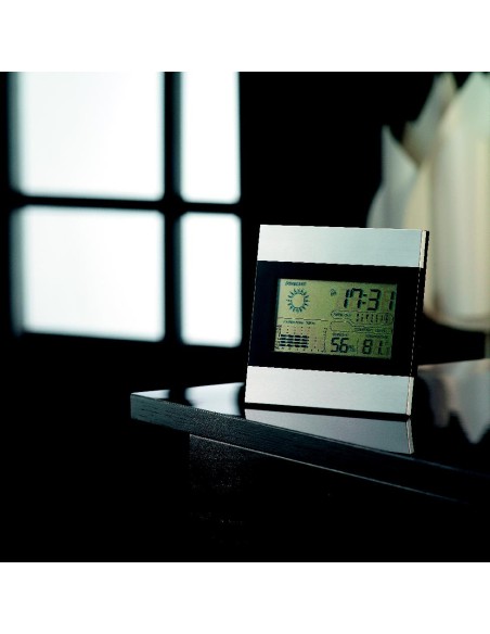 Staz. meteorologica e orologio