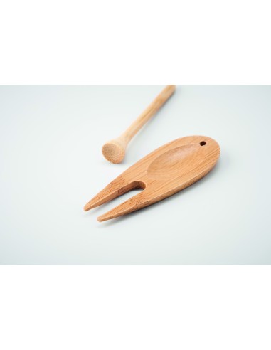 Divot in bamboo per golf